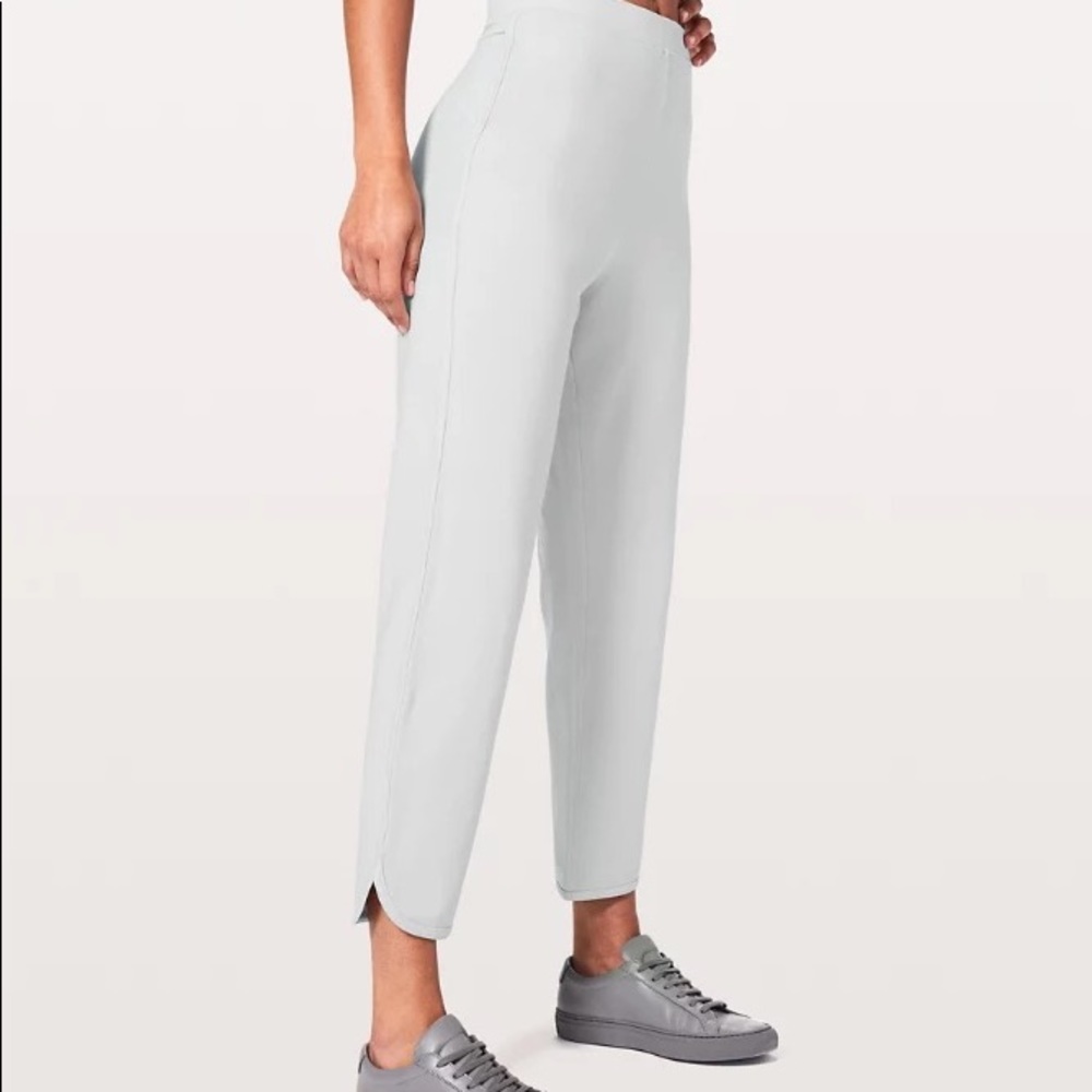 Lululemon Every Moment Pant Vapor Crop Jogger